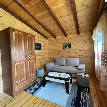 Hotel Bujtina Uji I Panjes Wlora